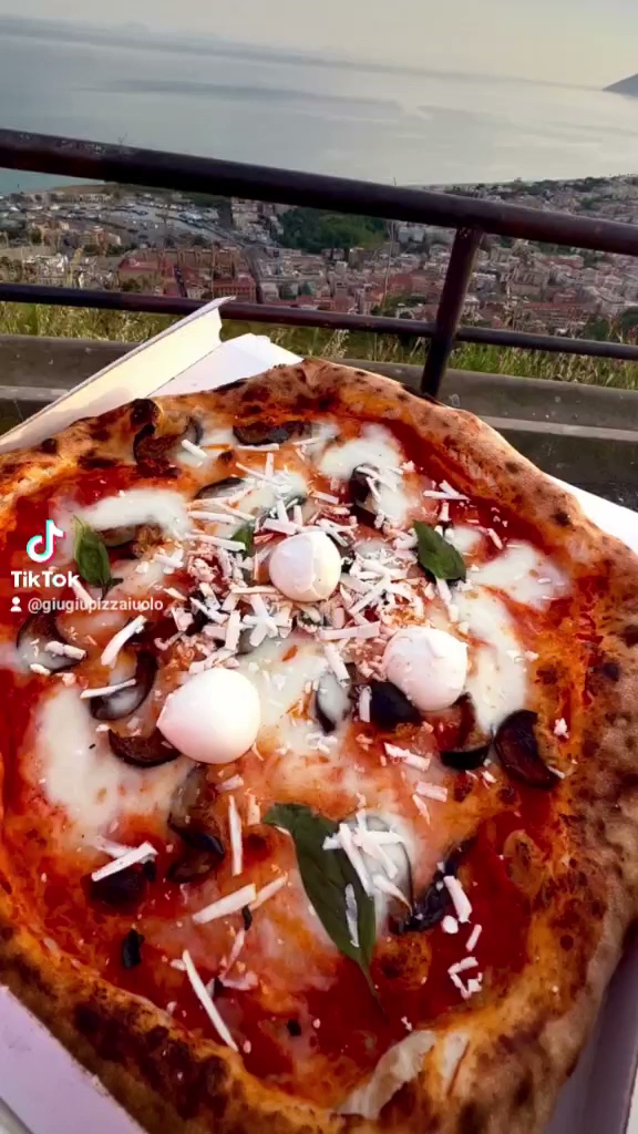 Pizzeria GIÙ GIÙ Napoletana contemporanea · Foto 12